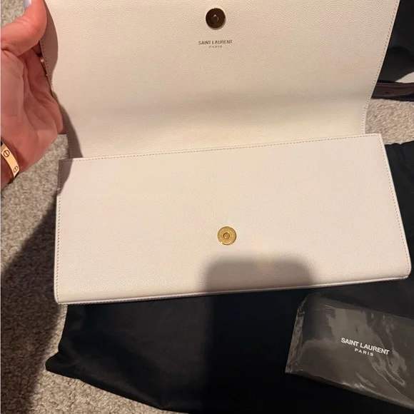 Saint Laurent White Classic Monogramme Clutch with Gold Logo - Picture 2 of 5